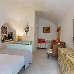 Dimora Santi-Mancuso By Barbarhouse Apartment